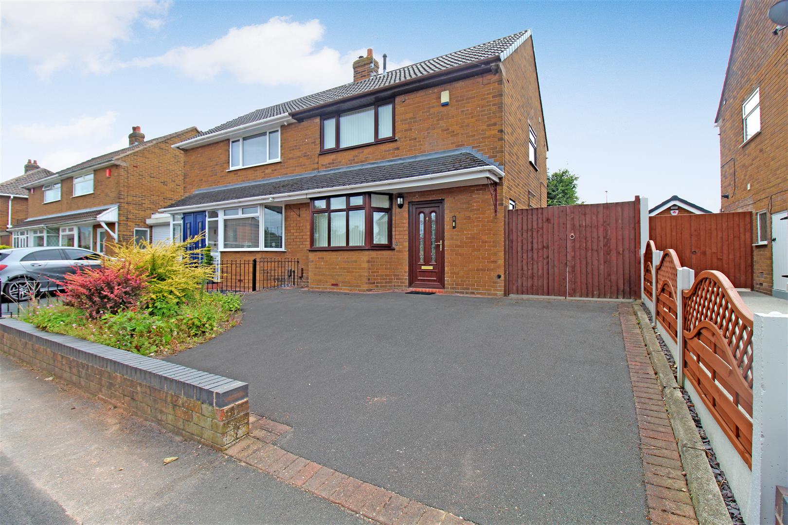 Field Avenue, Baddeley Green, Stoke-On-Trent